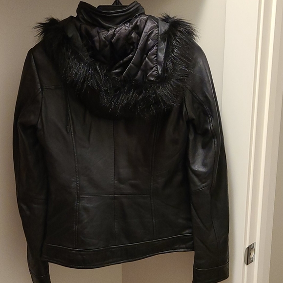 Insulated Leather Jacket with faux fur hood - Picture 2 of 4